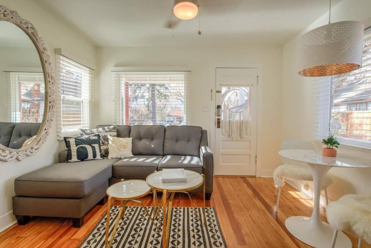 Vintage Tiny House Cute 1Bdrm Big Appeal Villa Colorado Springs Buitenkant foto
