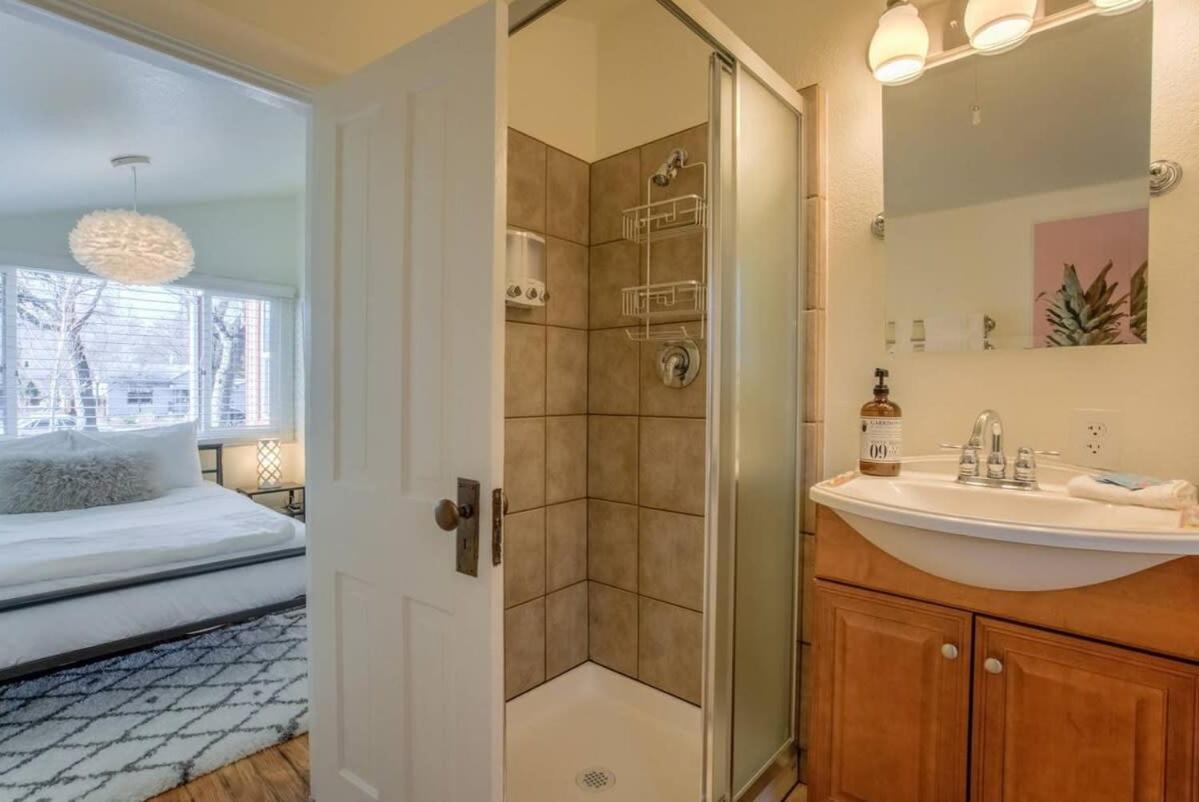 Vintage Tiny House Cute 1Bdrm Big Appeal Villa Colorado Springs Buitenkant foto