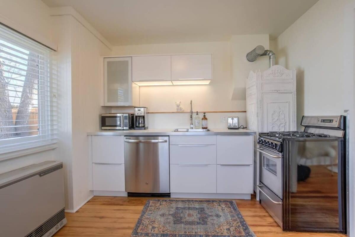 Vintage Tiny House Cute 1Bdrm Big Appeal Villa Colorado Springs Buitenkant foto