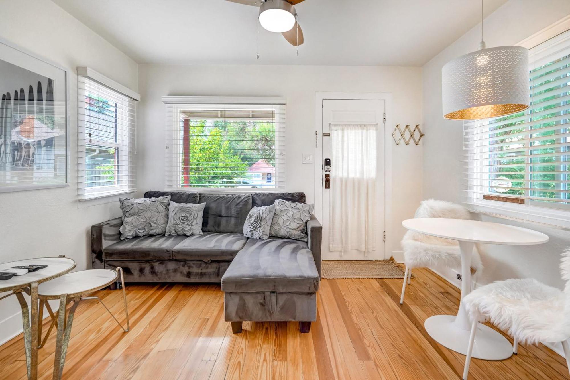 Vintage Tiny House Cute 1Bdrm Big Appeal Villa Colorado Springs Buitenkant foto